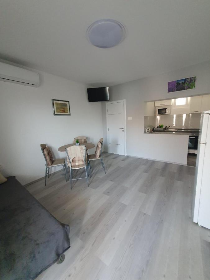 Apartments Nemcic 2 นิน ภายนอก รูปภาพ