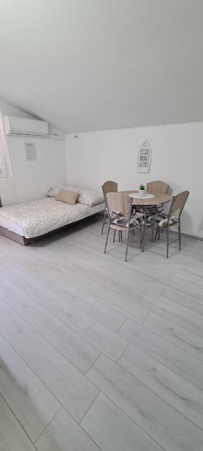 Apartments Nemcic 2 นิน ภายนอก รูปภาพ